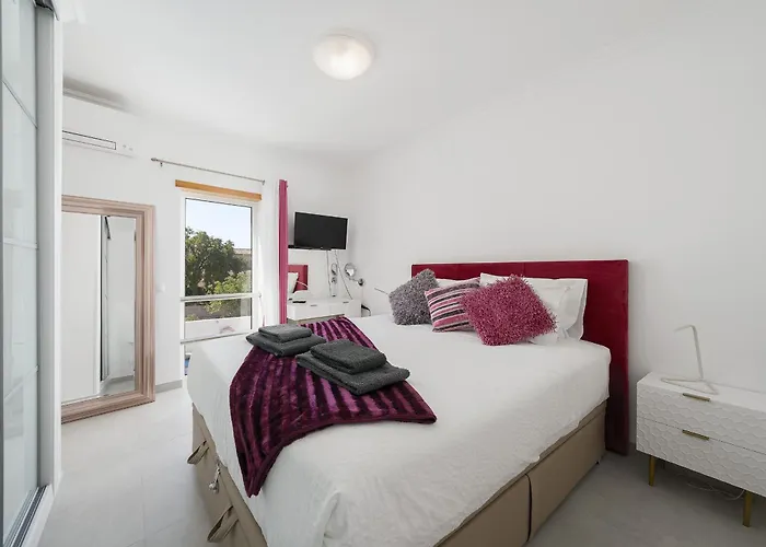 Porto De Mos 95 By Destination Algarve * ラゴス